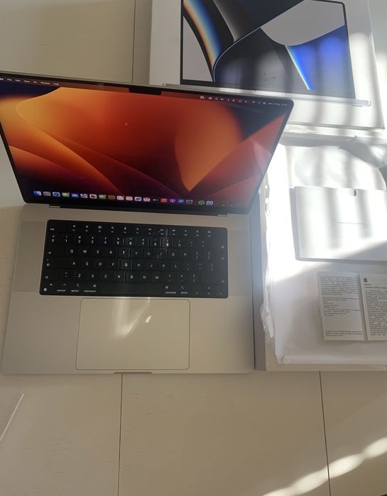 Macbook Pro 2021 16inch M1 Pro / 512GB SSD / 16GB RAM