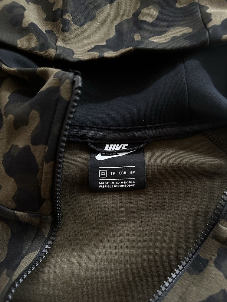 Nike tech fleece green camo зелен камуфлаж Оригинално! CJ5975-222