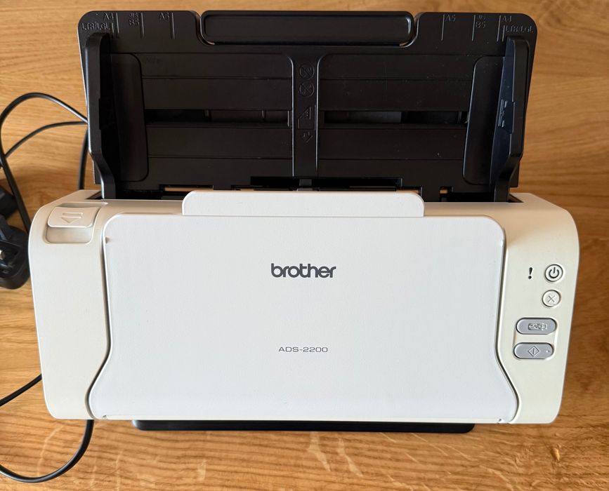 Скенер Brother ADS-2200