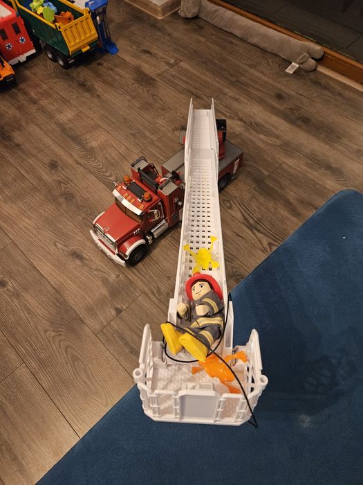 Camion de pompieri Scania cu scara - Bruder 3591