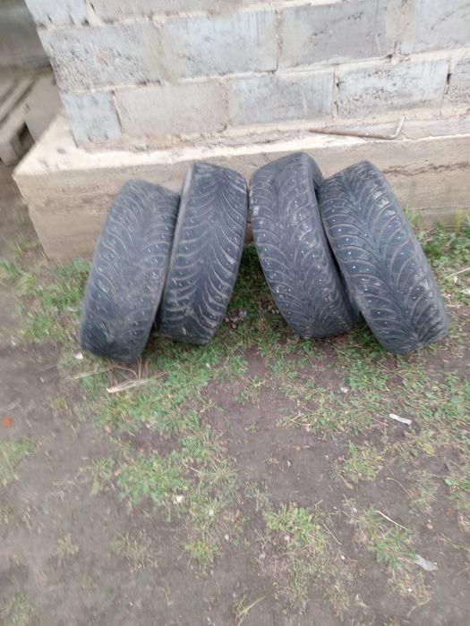 Продам шины р14 зимние