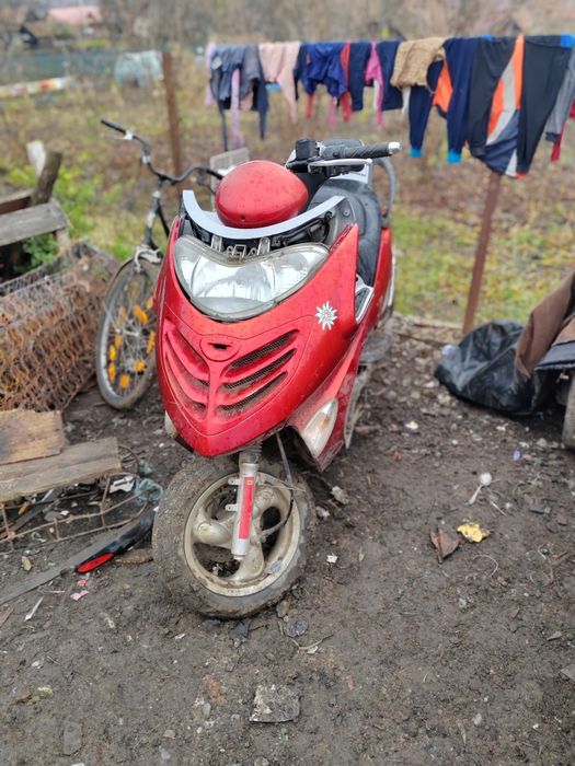 Vând scuter kimco 125 cc 4t