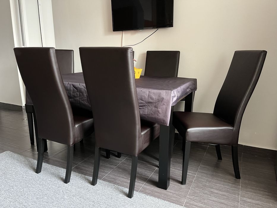 Masa de 6 pers, extensibila de 8