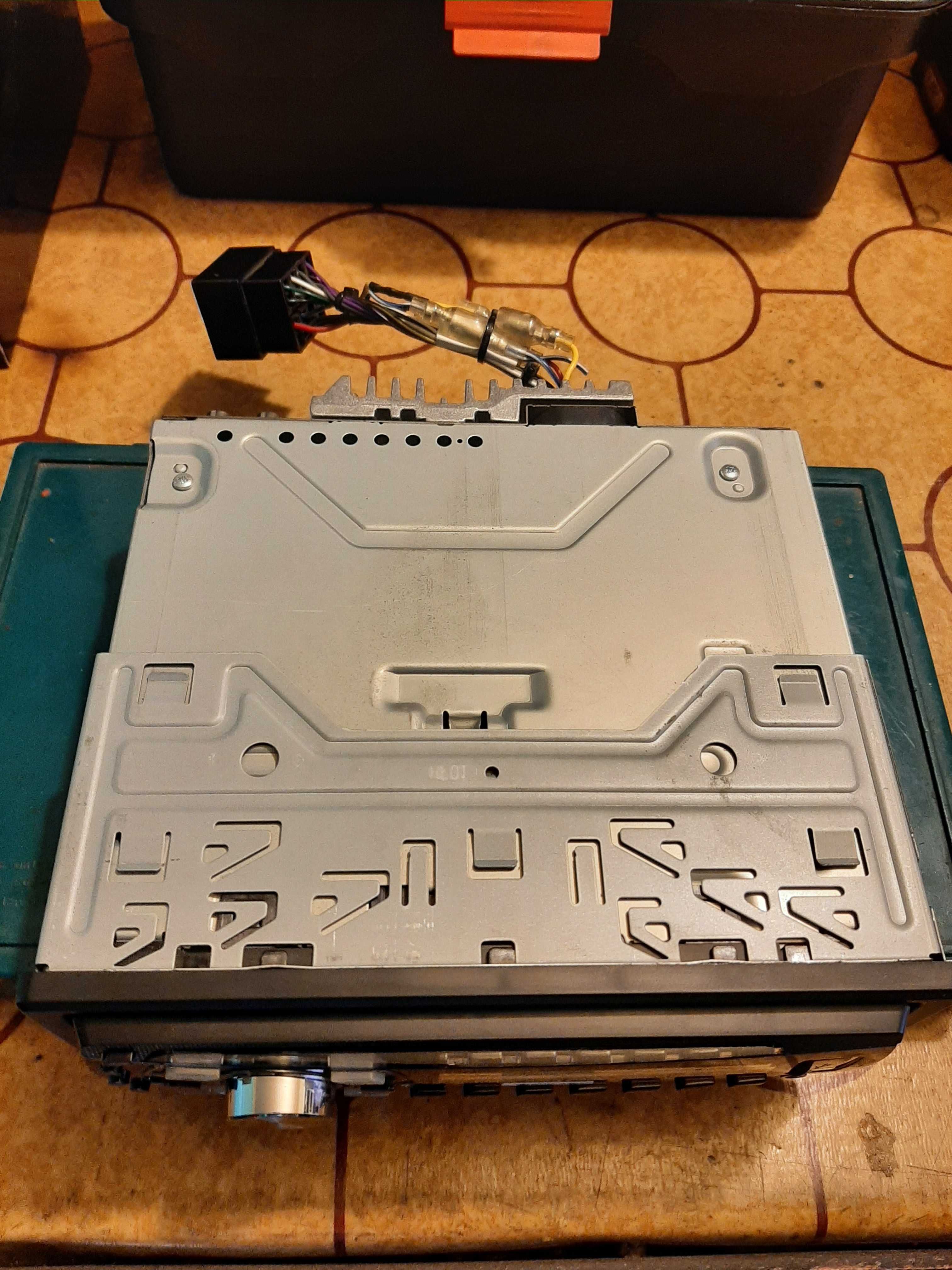 Pioneer deh 7300bt -неразличим от нов