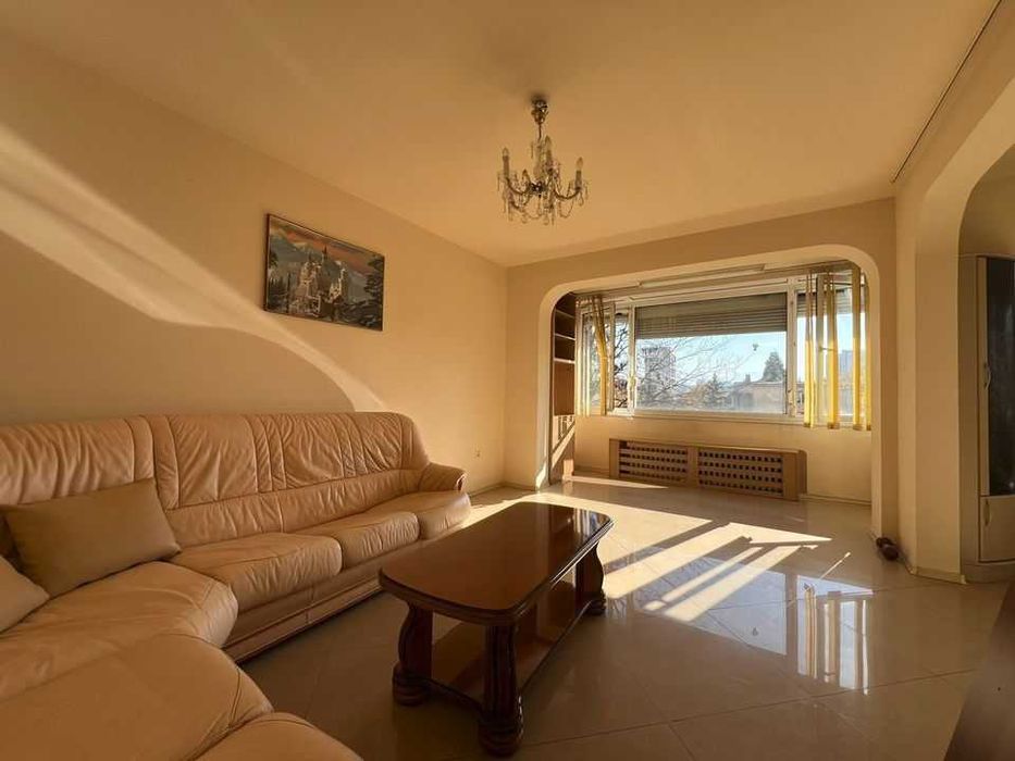 Дава се под наем Двустаен апартамент в София, Изток - 80 кв.м за 612 € - Снимка #2