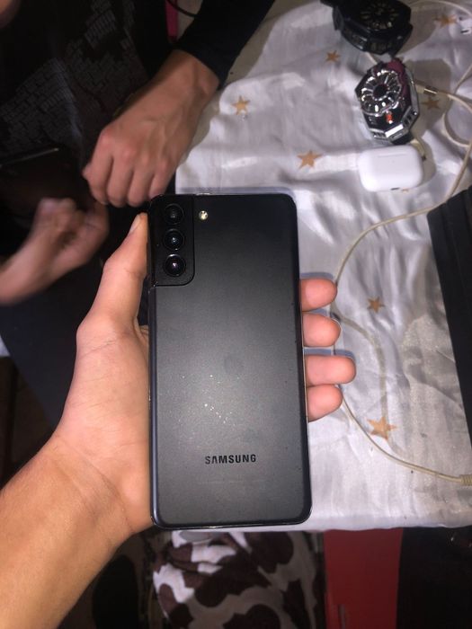 Vand samsung galaxy s21 plus ,sau schimb