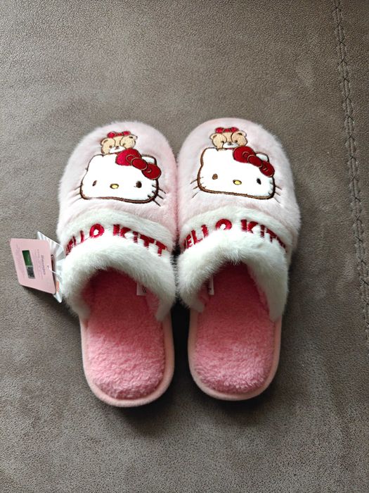 Papuci Hello Kitty cu licenta Sanrio