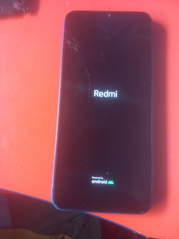 vând telefon Redmi 9A display spart