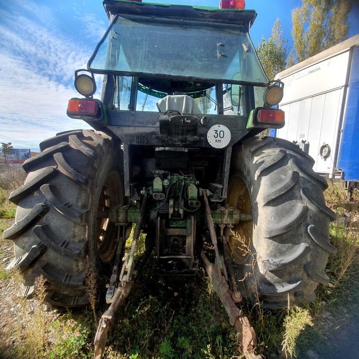 Vand john deere in stare buna de funcționare