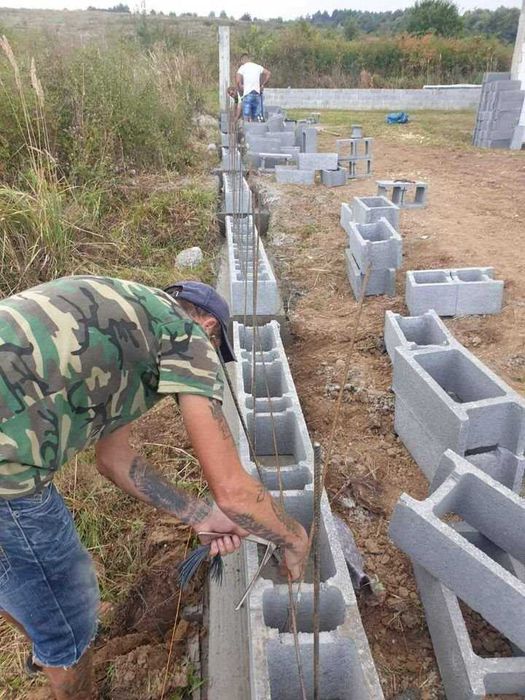 Garduri din plasa, tabla, BCA, sipca metalica si panou stil jaluzele