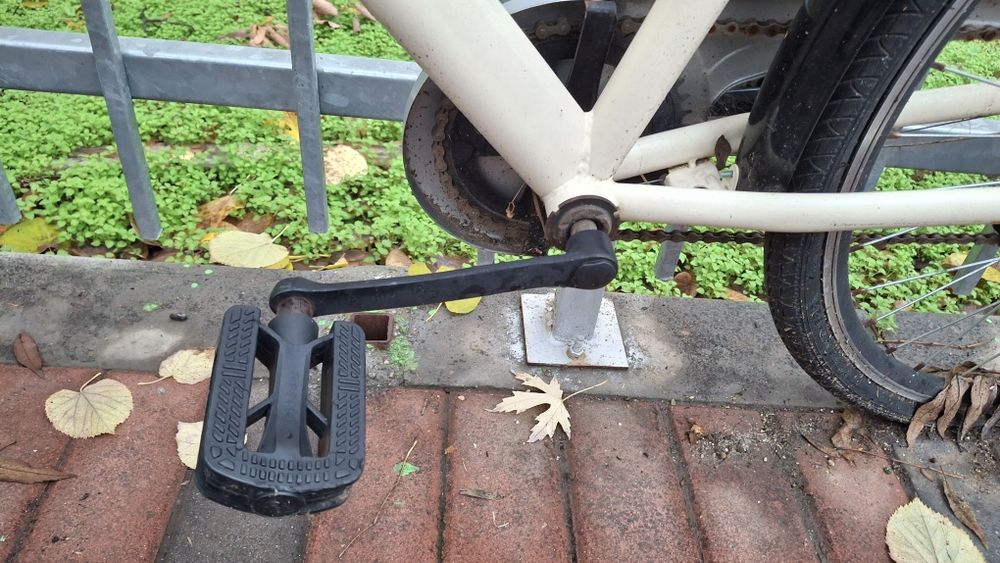 Bicicleta bej, de dama, functionala