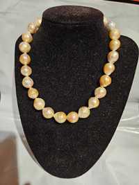 Colier din perle.de cultura baroc si detalii argint