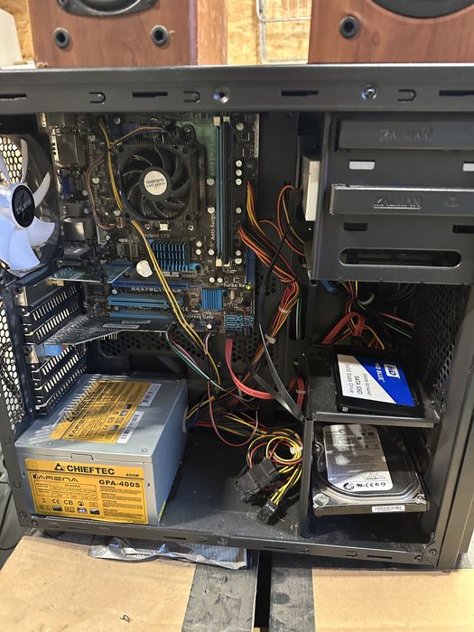 Calculator complet plus sistem audio 5.1