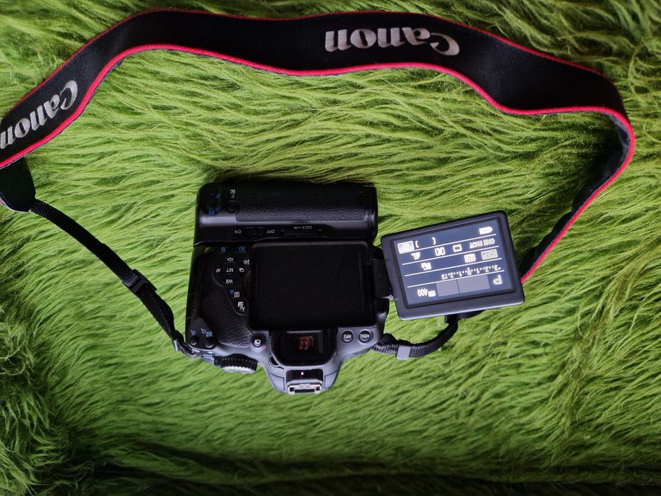 Canon 650d светкавица speedlite 320 ex