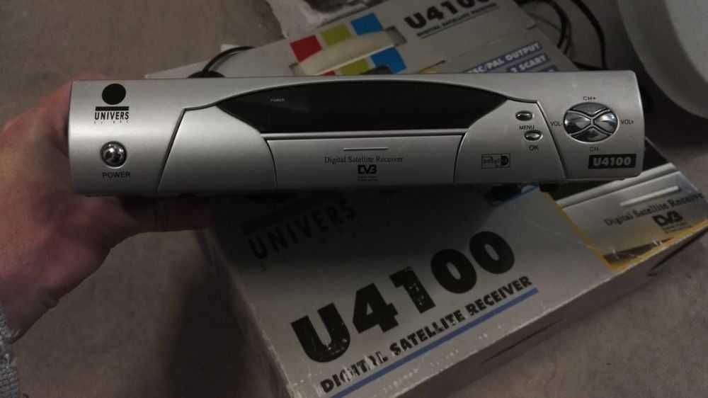 Продам приёмник «Univers U4100»