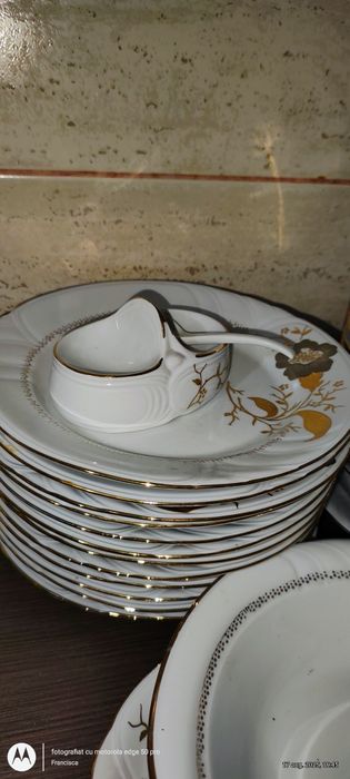 Serviciu de masă din portelann
