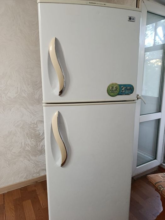 Продам холодильник LG