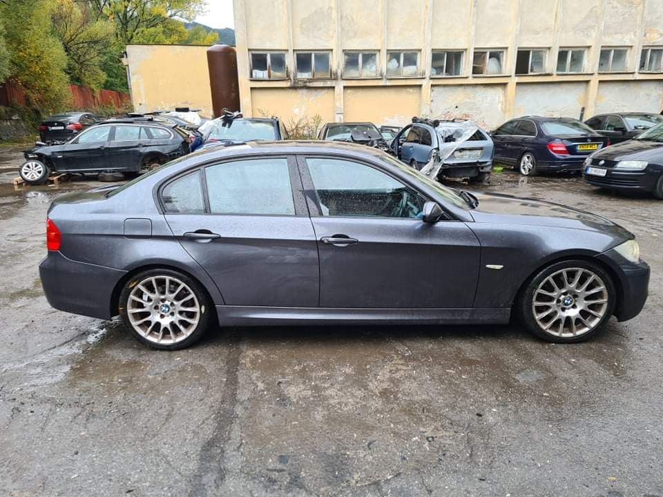 BMW E90 320D N47 177кс М Пакет нави черен таван ръчка седан НА ЧАСТИ!