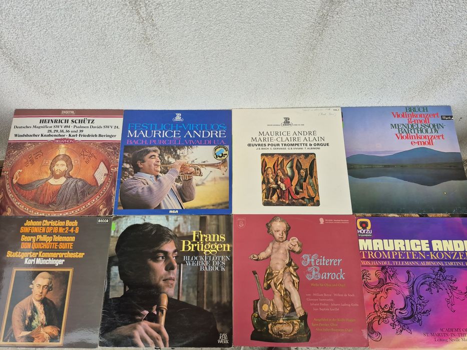 Vând 150lp Discuri Vinil cu muzică clasică,pentru pick-up 
Lot 150lp D