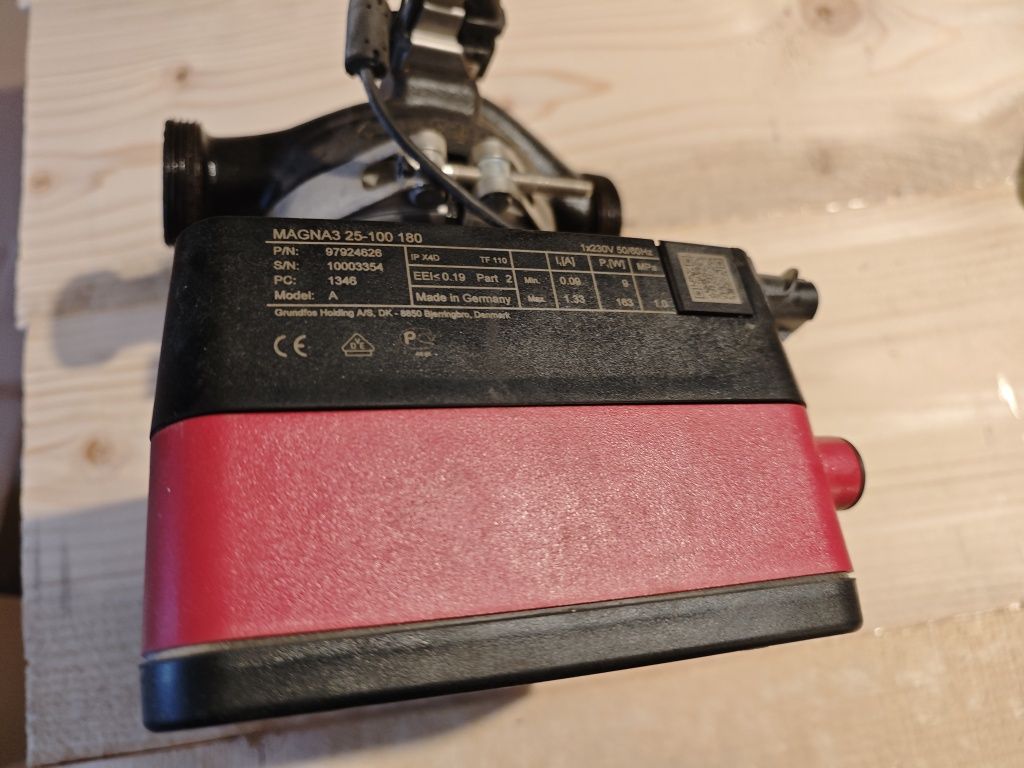 Циркулационна помпа Grundfos Magna 3 25-100
