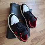 Vând jordan 1 low