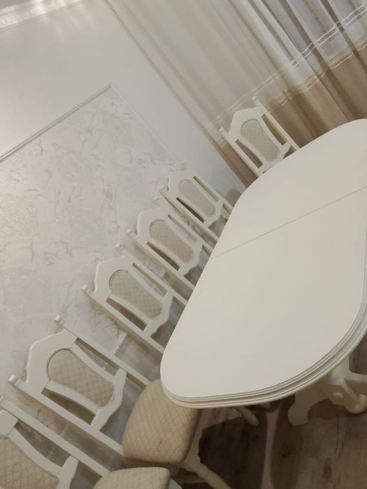 Продается стол со стульями