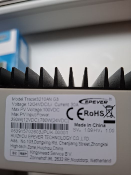 Vînd MPPT-uri 30A și 20A