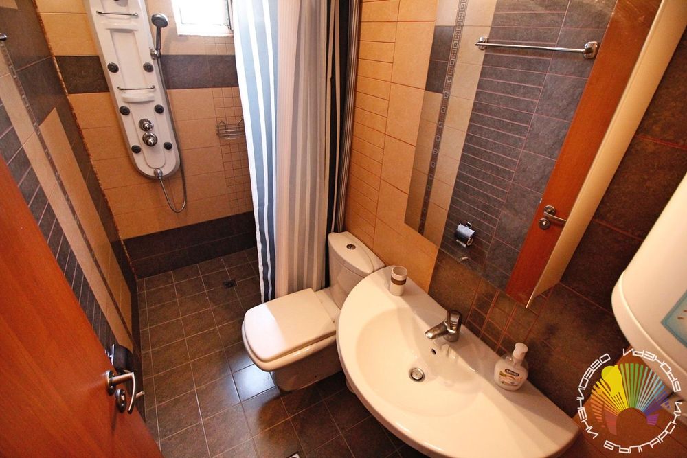 Дава се под наем Двустаен апартамент в Бургас, Център - 50 кв.м за 408 € - Снимка #10