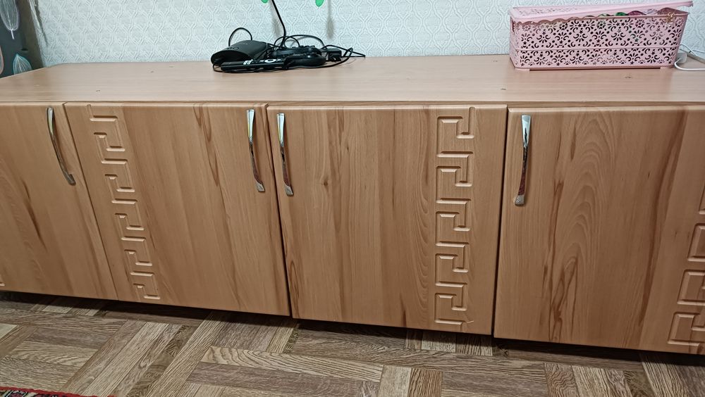 Тумбочка. Вместительная