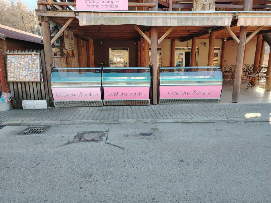 Vitrină de înghețată