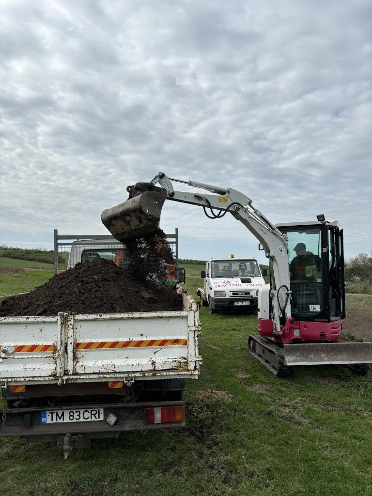 Închiriez utilaje: Excavator. Camionetă. Tractor. Cosesc / defrisez .