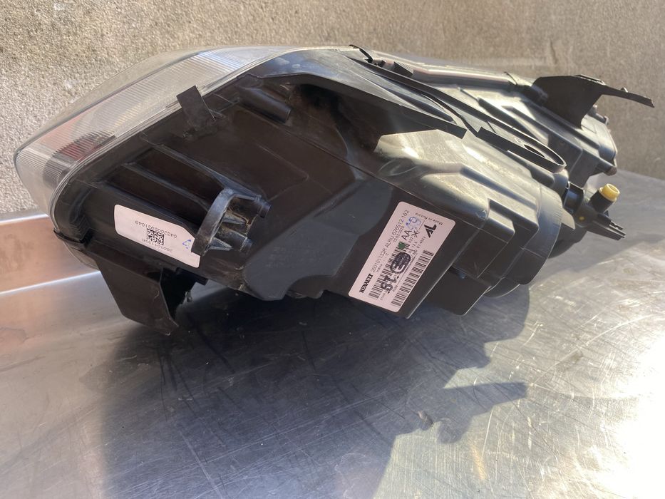 Far dreapta Dacia Duster HJD led si bec