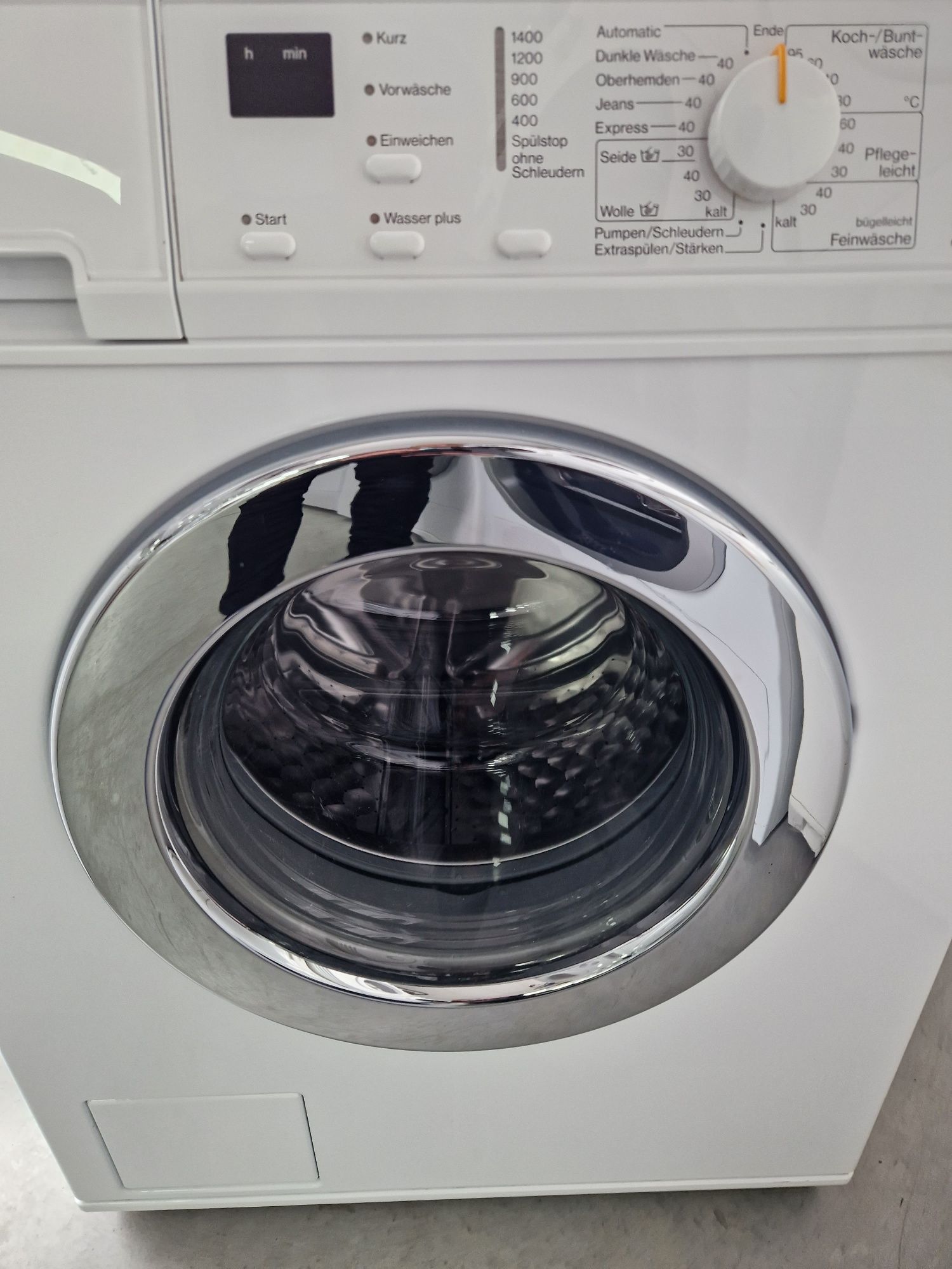 Пералня MIELE W 3241 пчелна пита