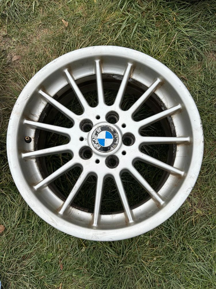 Vând jante orgininale BMW Style 32 R17 J8 ET 32