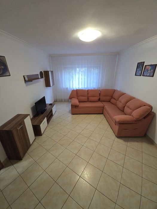 Închiriez apartament 2 camere.