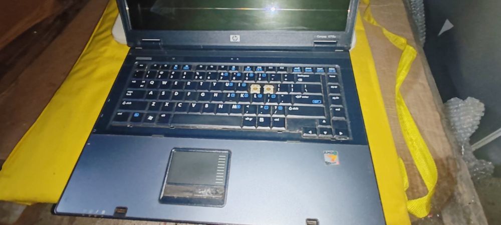 Vând Laptopuri cu incarcator