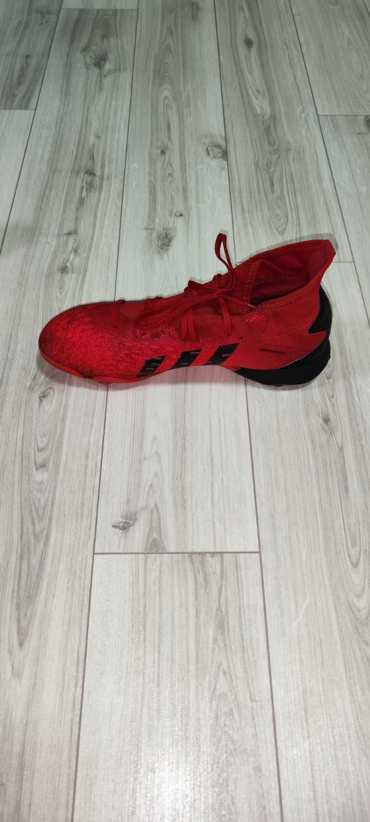 Футболни стоножки Adidas predator червени 42 номер