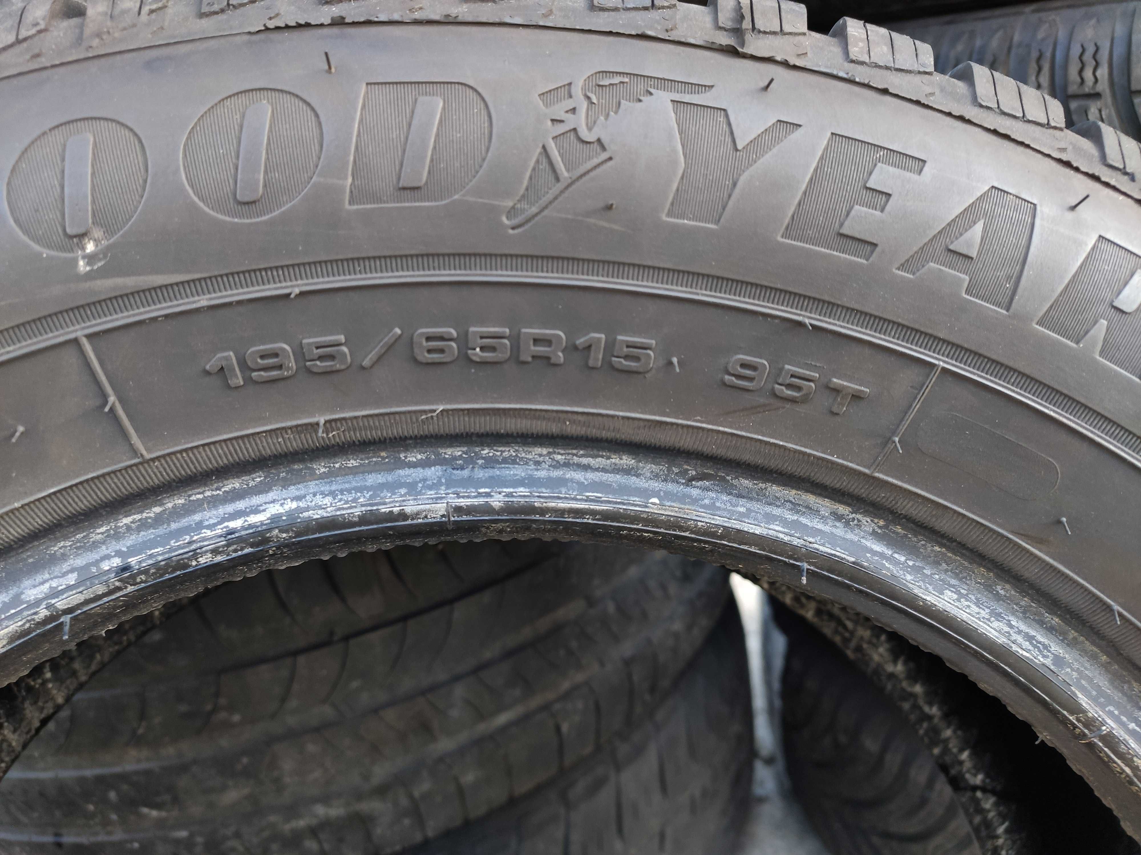 2бр Зимни Гуми 195 65 15 - Goodyear - DOT 2022