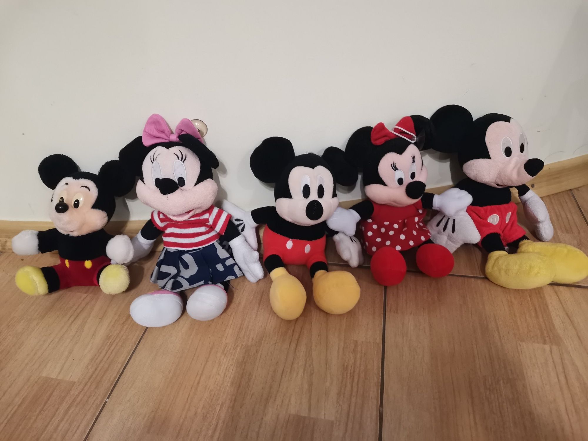Vând Mickey și Minnie din pluș