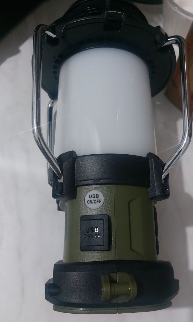 Акумулаторно радио с фенер Makita MR008GZO 40V Max