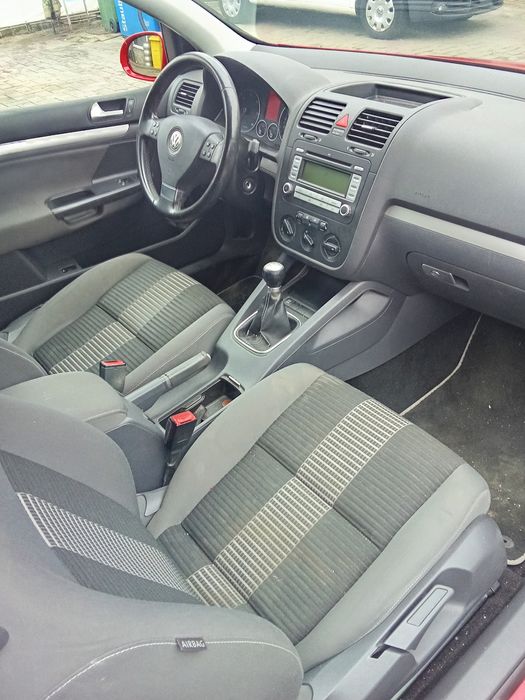 Vând Vw Golf.1.9TDI