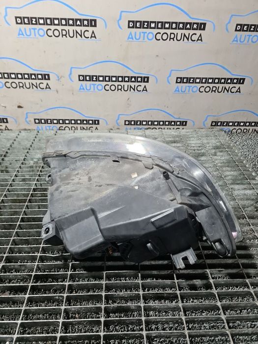 Far Stanga Audi Q7 2005 - 2009 SUV 4 Usi (795) Fara xenon