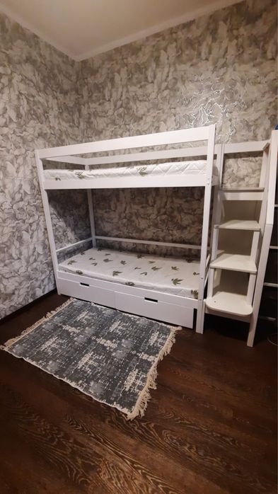 Двухъярусная кровать б/у