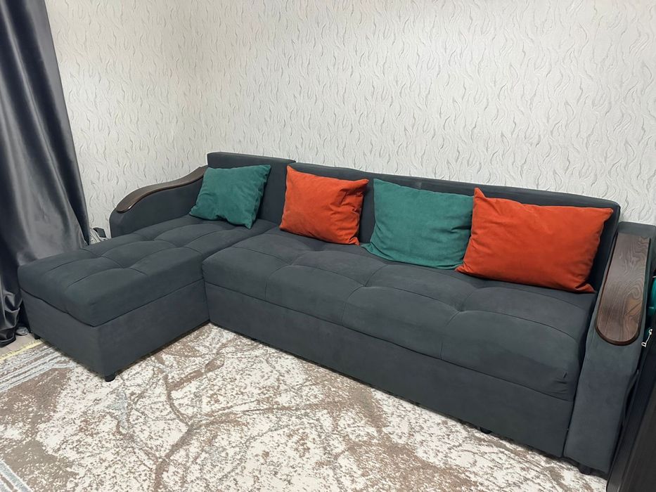 Срочно Продам диван пользовались 2 месяца
