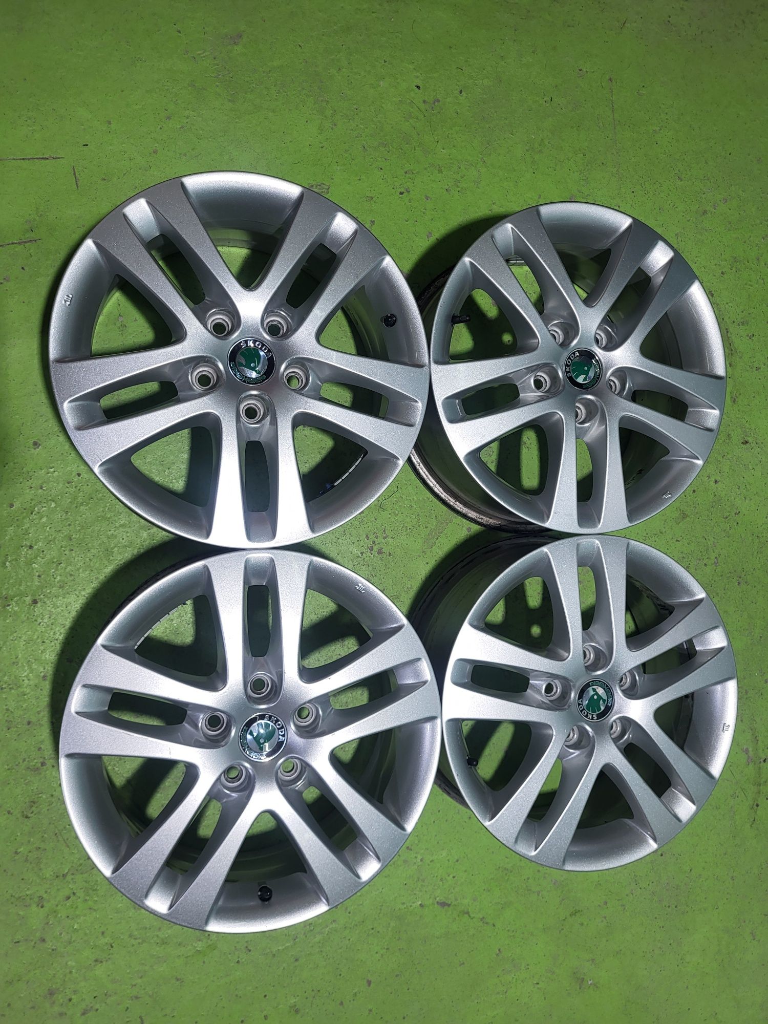 16 5x112 Skoda лети джанти 5х112 шкода
