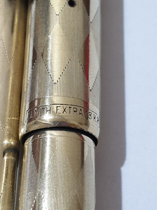 Stilou Zenith aur vintage