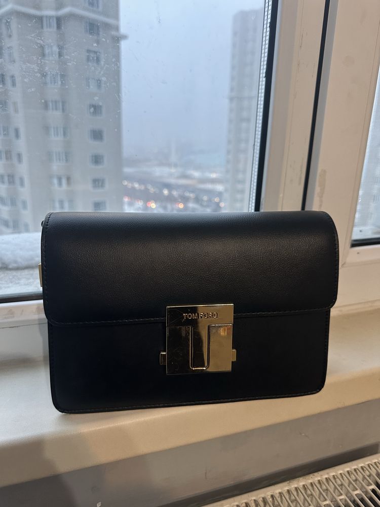 Продам женскую сумку