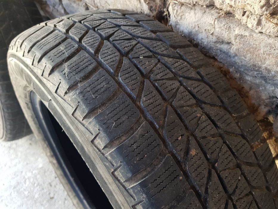 Anvelope Bridgestone Blizzak LM 25T 195/60/16 - M+S iarna.