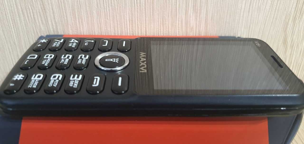 Новый Сотовый телефон Maxvi K15n черный