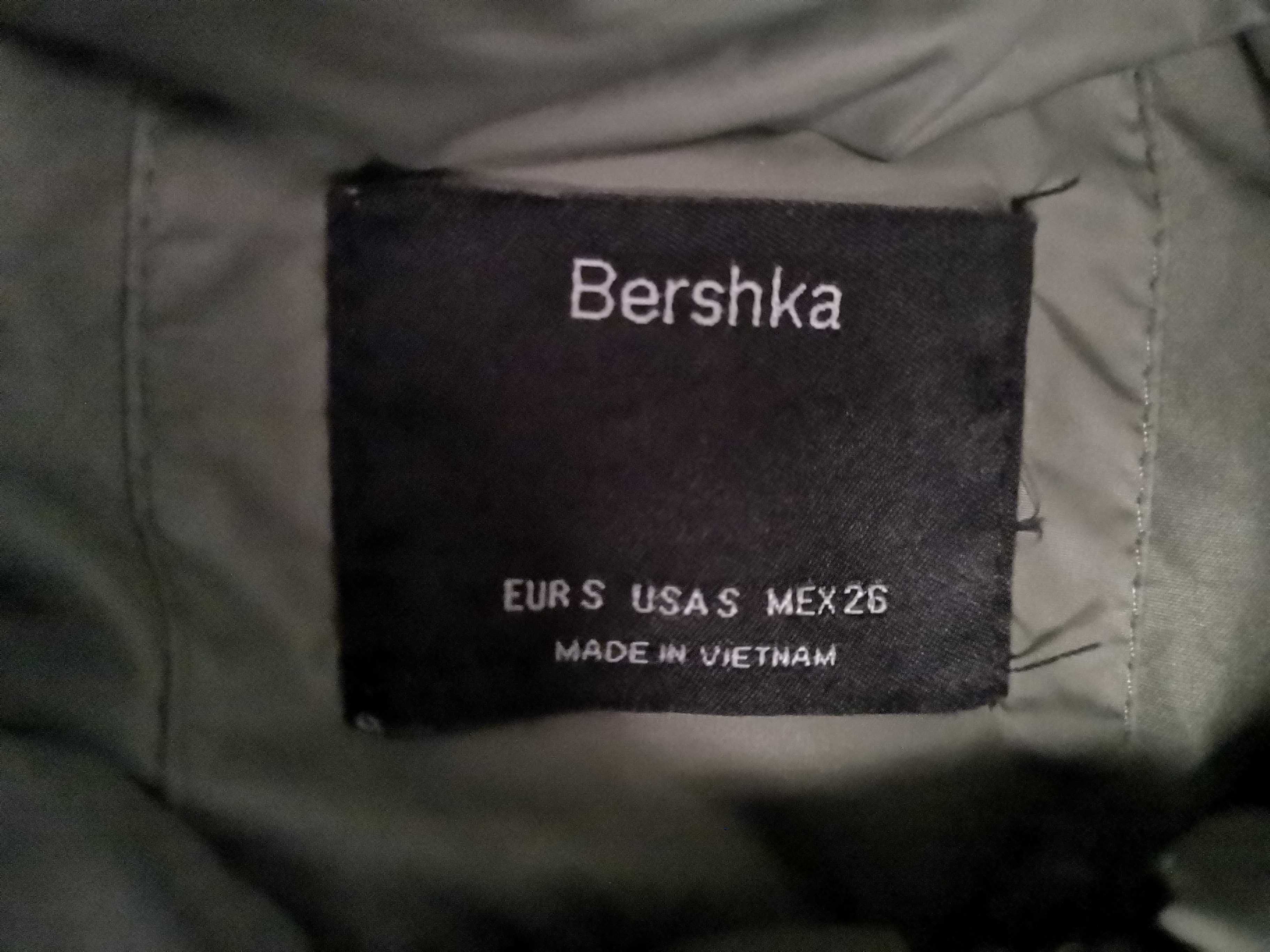 Зимни якенца Bershka Mango